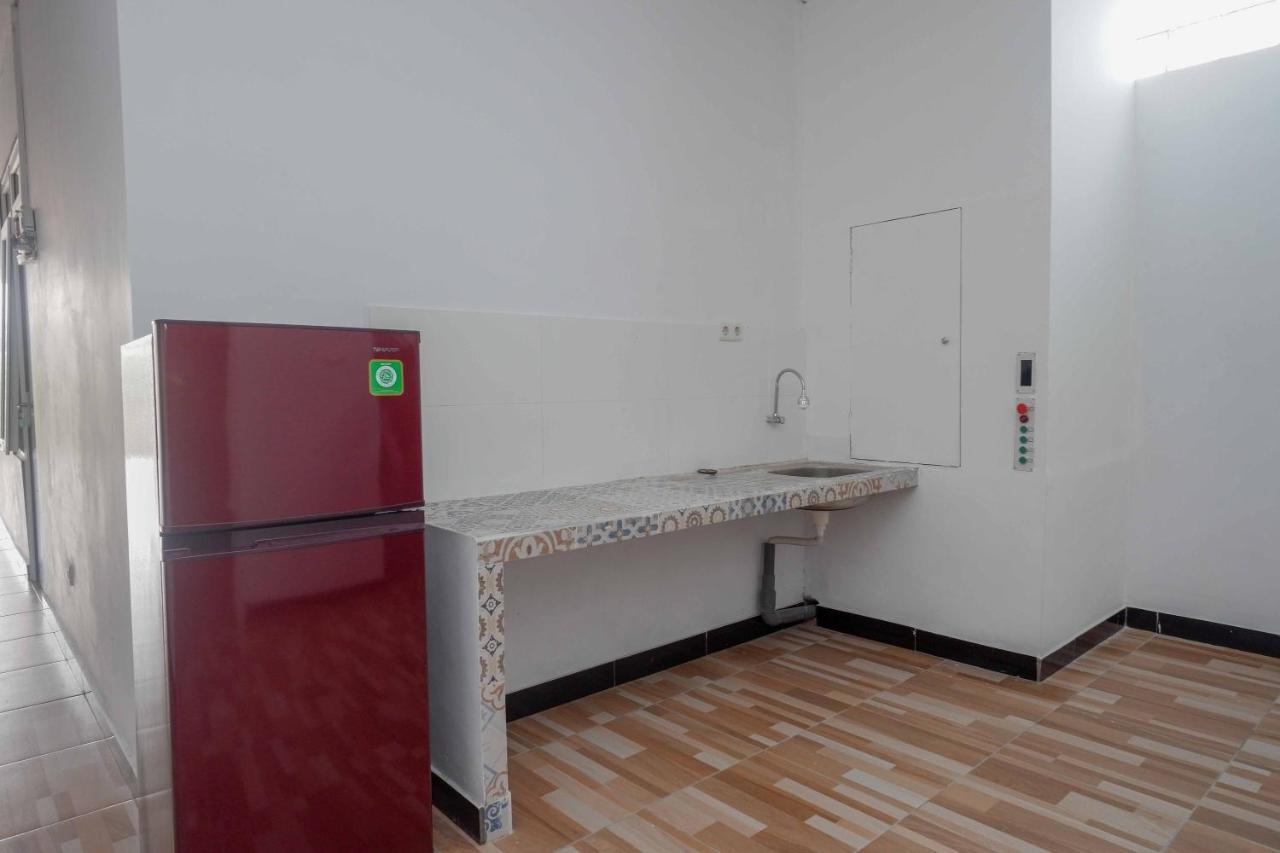 Reddoorz Plus Near Patung Kuda Undip Jatingaleh المظهر الخارجي الصورة