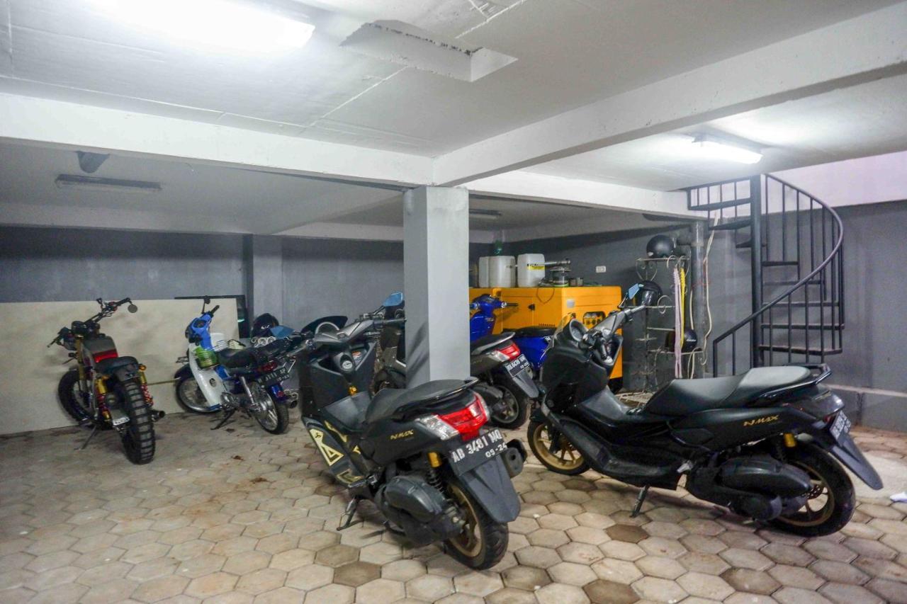 Reddoorz Plus Near Patung Kuda Undip Jatingaleh المظهر الخارجي الصورة
