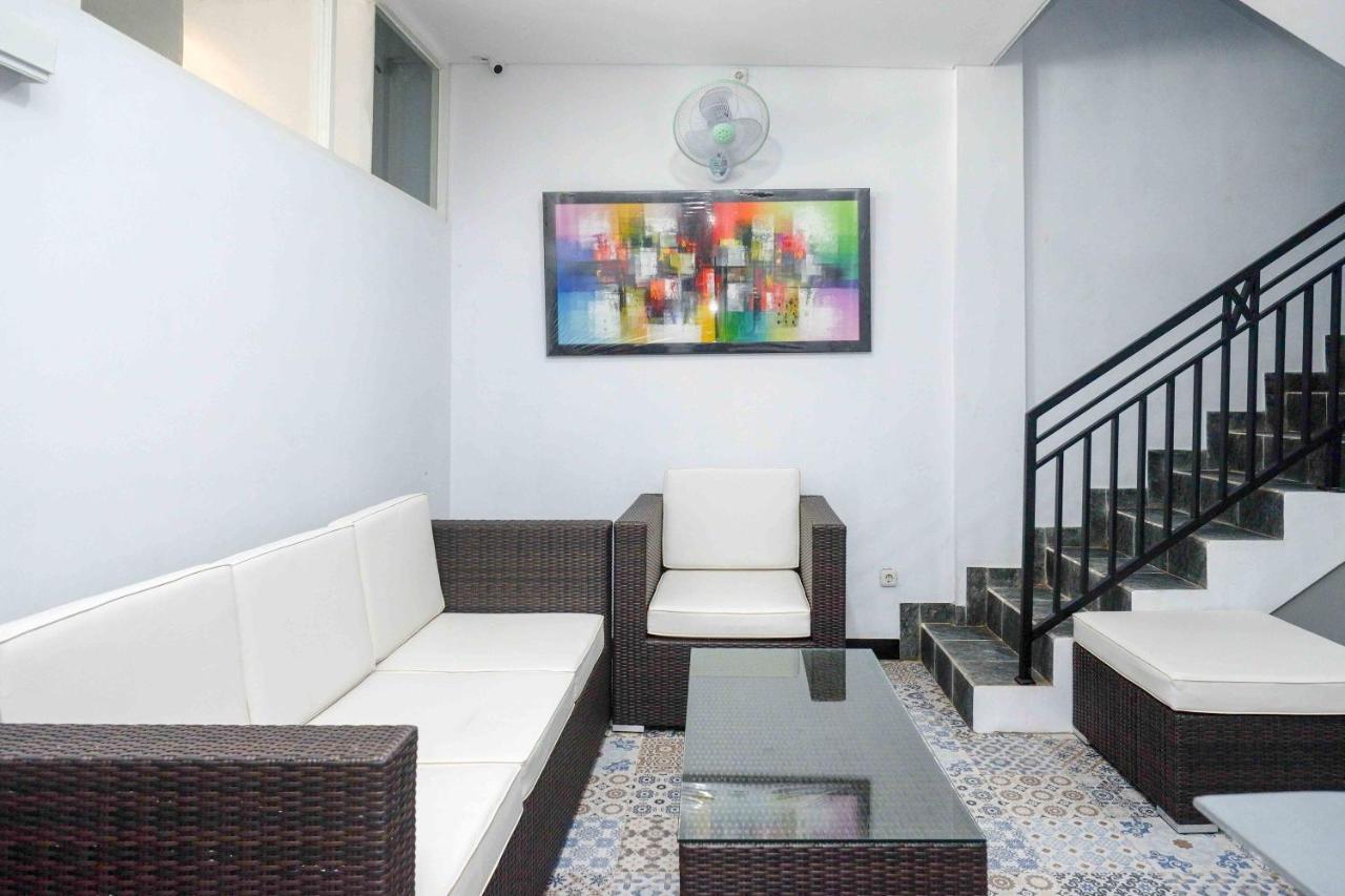 Reddoorz Plus Near Patung Kuda Undip Jatingaleh المظهر الخارجي الصورة