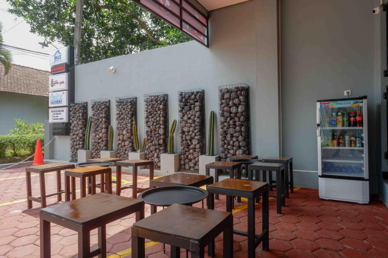 Reddoorz Plus Near Patung Kuda Undip Jatingaleh المظهر الخارجي الصورة