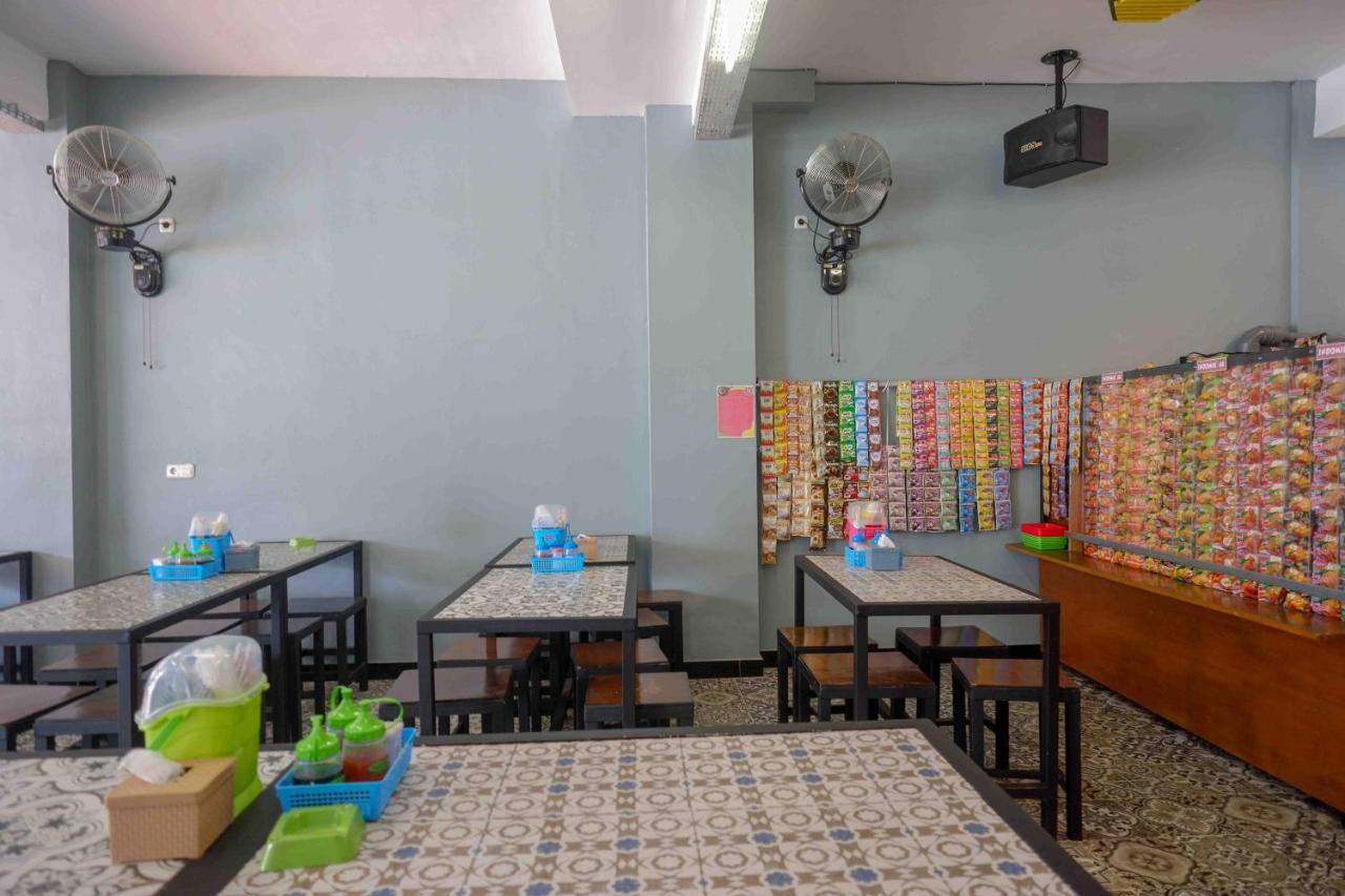 Reddoorz Plus Near Patung Kuda Undip Jatingaleh المظهر الخارجي الصورة